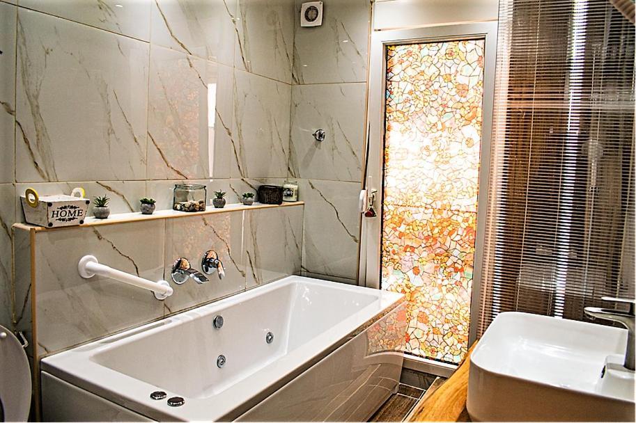 Kassandrou Suite Hot Tub-Jakuzzi - 2 Bedrooms - Big Balcony - Center Soluň Exteriér fotografie